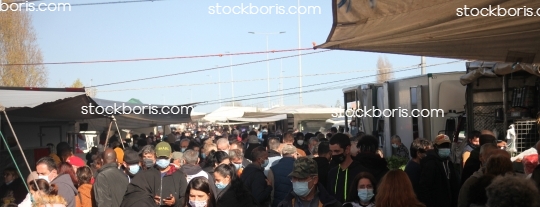 Agglomeration at a market during Coronavirus pandemics.