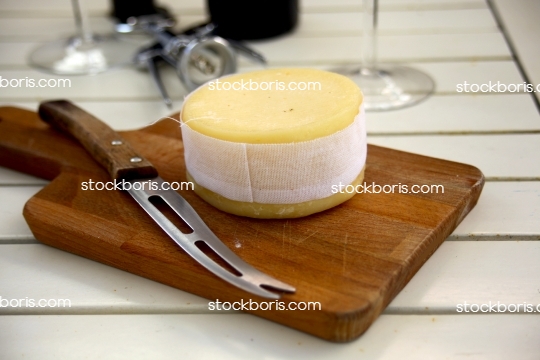 Serra da Estrela goat portuguese cheese